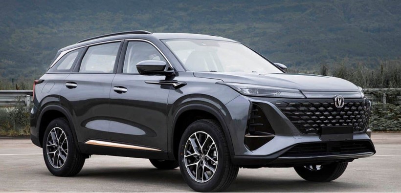 Восемь лучших китайских кроссоверов 2025 года - Changan CS75FL