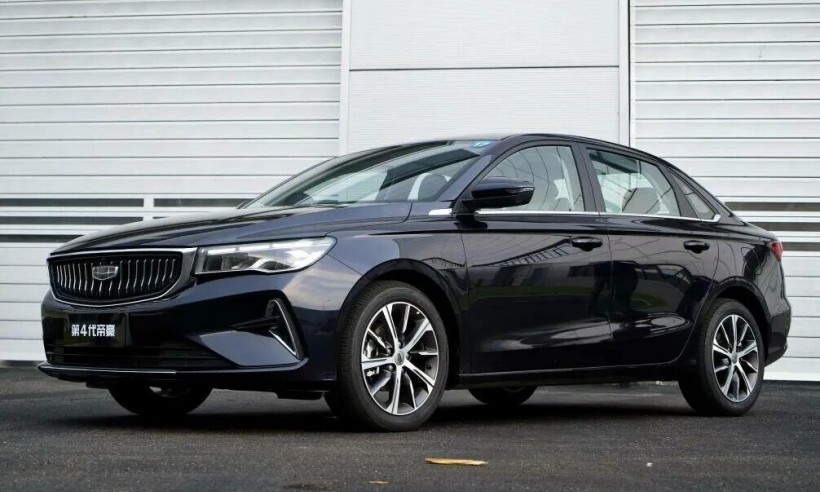 Восемь лучших китайских седанов 2025 года - Geely Emgrand7