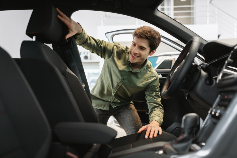 Осмотр салона автомобиля