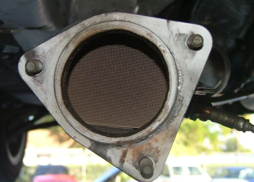 Основные причины неисправности гофры глушителя