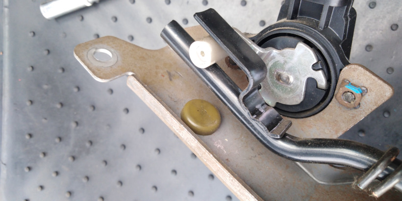 Основные причины, почему машина не реагирует на педаль газа