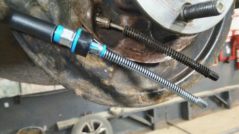 Что делать, если не держит ручник