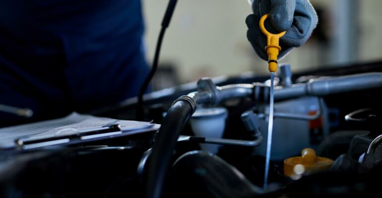 Замена масла в МКПП (КПП) Рено Логан: какое, сколько, когда менять