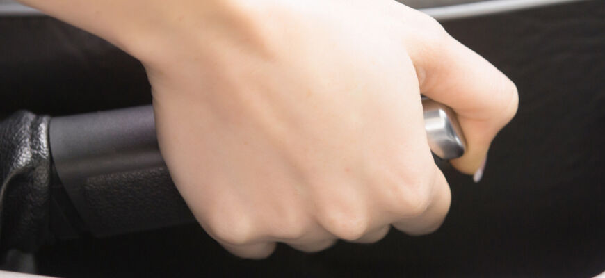 Не держит ручник: основные причины и признаки