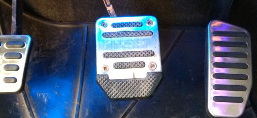 Машина не реагирует на педаль газа: причины и их устранение