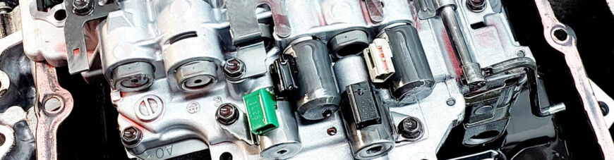 Пинается коробка автомат: признаки и причины