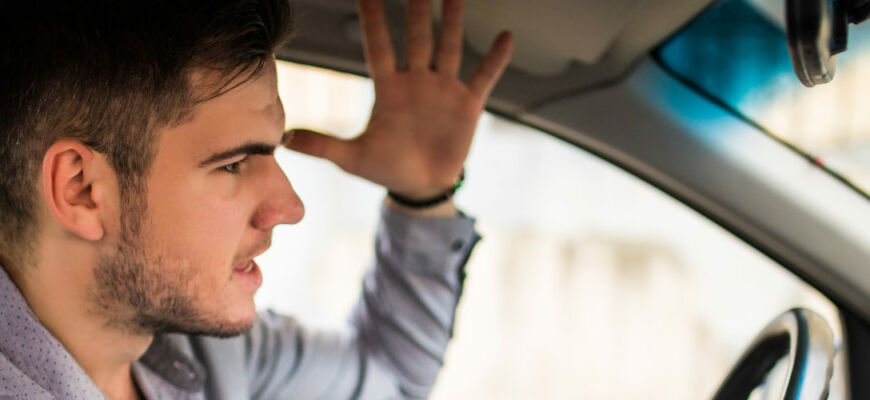 Свистит ремень генератора: причины и регулировка