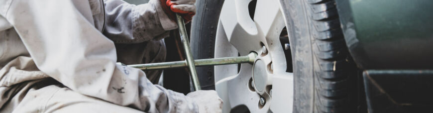 Моменты затяжки болтов колес автомобилей: таблица по маркам